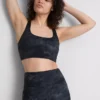 Aktywny top typu crop top z nadrukiem marmuru i tyłem typu racerback