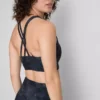 Aktywny top typu crop top z nadrukiem marmuru i tyłem typu racerback