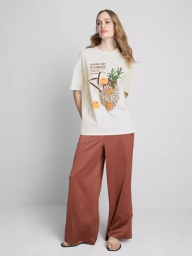 Bawełniana koszulka oversize w stylu retro