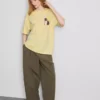 Bawełniana koszulka typu boyfriend w oversize’owym kroju z nadrukiem