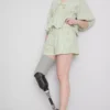 Bawełniane szorty w paski z tkaniny seersucker