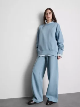Bluza oversize z opadającymi ramionami