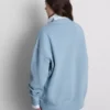 Bluza oversize z opadającymi ramionami