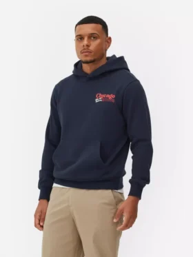 Bluza z kapturem z nadrukiem przedstawiającym chicagowską pizzę deep dish