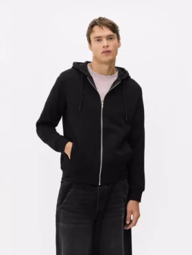 Bluza z kapturem zapinana na zamek
