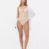 Body typu string z wyprofilowanym krokiem