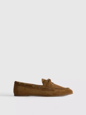 Buty żeglarskie z koronkowymi detalami