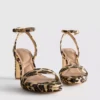 Buty na obcasie z fakturą lampartową