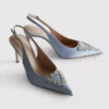 Buty na obcasie z satyny z diamentami i spiczastym czubkiem