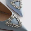 Buty na obcasie z satyny z diamentami i spiczastym czubkiem