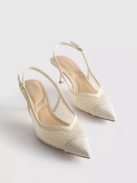 Buty na obcasie z siateczką i paskiem z tyłu o szerokim kroju