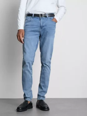 Dżinsy skinny o średniej wysokości talii