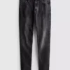 Dżinsy skinny o średniej wysokości talii