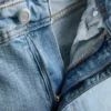 Dżinsy z bawełnianego denimu o rozszerzanych nogawkach i średnim stanie