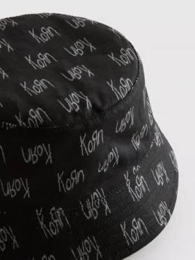 Dwustronny kapelusz typu bucket hat marki Korn
