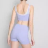 Dwuwarstwowy top sportowy typu crop top