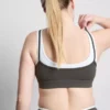 Dwuwarstwowy top sportowy typu crop top