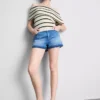 Dzianinowy sweter z odkrytymi ramionami