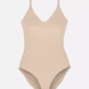 Formowany body z bielizną modelującą sylwetkę