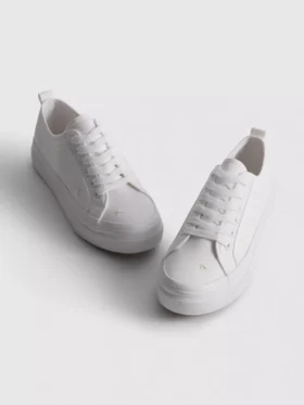 Haftowane sneakersy z motywem stokrotek