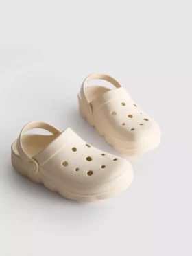Klapki plażowe typu slingback