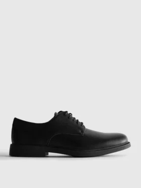 Klasyczne buty typu derby