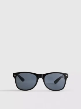 Klasyczne okulary przeciwsłoneczne typu Wayfarer