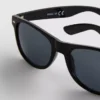 Klasyczne okulary przeciwsłoneczne typu Wayfarer