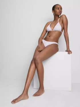 Komplet bikini w stylu brazylijskim z trójkątnym stanikiem