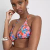 Komplet bikini w stylu brazylijskim z trójkątnym stanikiem