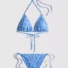 Komplet bikini z trójkątnymi stanikami wiązanymi z boku