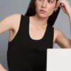 Koszulka bez rękawów z okrągłym dekoltem i plecami typu racerback