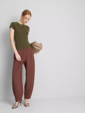 Koszulka z dopasowanymi rękawkami typu cap sleeve