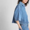 Krótka koszula z bawełnianego denimu o prostym kroju