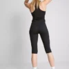 Legginsy capri z wysokim stanem, zapewniające płynne wsparcie podczas aktywności fizycznej