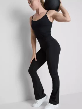 Legginsy sportowe z wysokim stanem, gładkim wsparciem i rozszerzanymi nogawkami