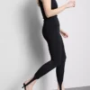 Legginsy z krepy z paskami