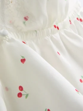 Lekki biustonosz typu bralette z koronkową lamówką w kolorze wiśniowym
