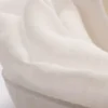 Lekki szalik z postrzępionymi brzegami