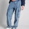 Luźne jeansy cargo o średniej wysokości w pasie
