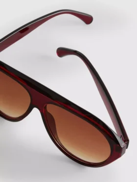 Masywne okulary przeciwsłoneczne w stylu aviator