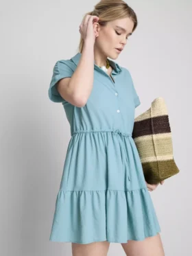 Mini sukienka z krótkim rękawem i warstwowym krojem