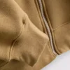 Niezbędna bluza z kapturem zapinana na zamek