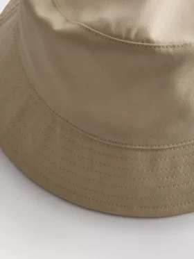 Niezbędna czapka typu bucket hat