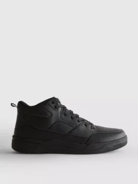 Niezbędne sneakersy z wysoką cholewką