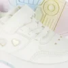 Niskie sneakersy z motywem serca