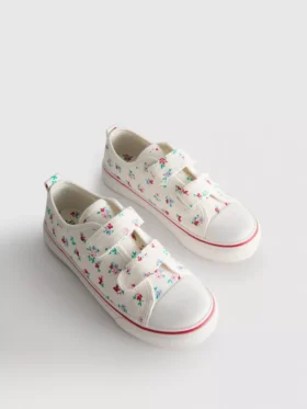 Niskie sneakersy z płótna w kwiatowy wzór