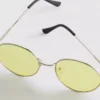 Okrągłe, przyciemniane okulary przeciwsłoneczne z metalową oprawką