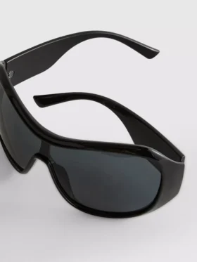 Okulary Przeciwsłoneczne typu „wrap-around”