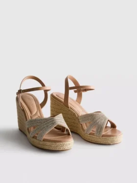Ozdobione espadryle na koturnie